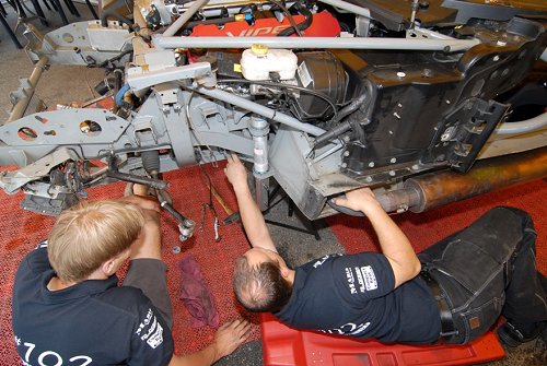 Superwerk verricht door monteurs